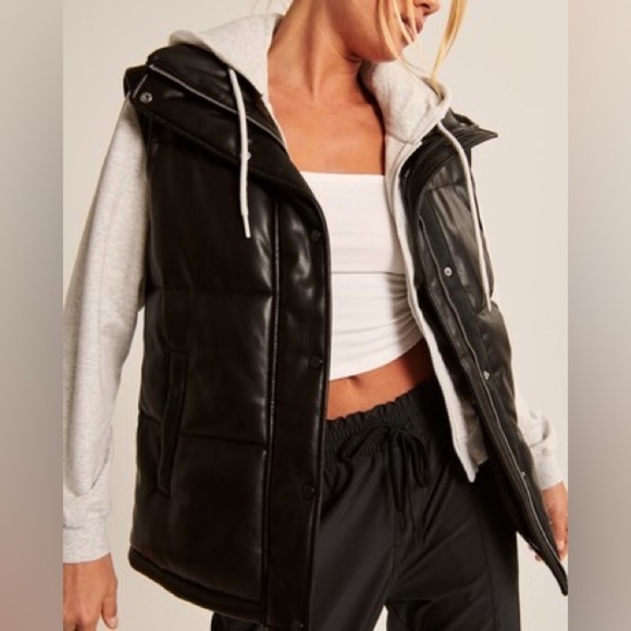 Abercrombie & Fitch Jackets & Blazers - Abercrombie & Fitch Vegan Leather Puffer Vest Black Sz XL